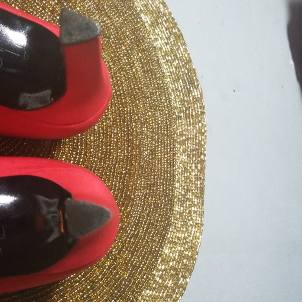 Shoes - Picture 6 of 8